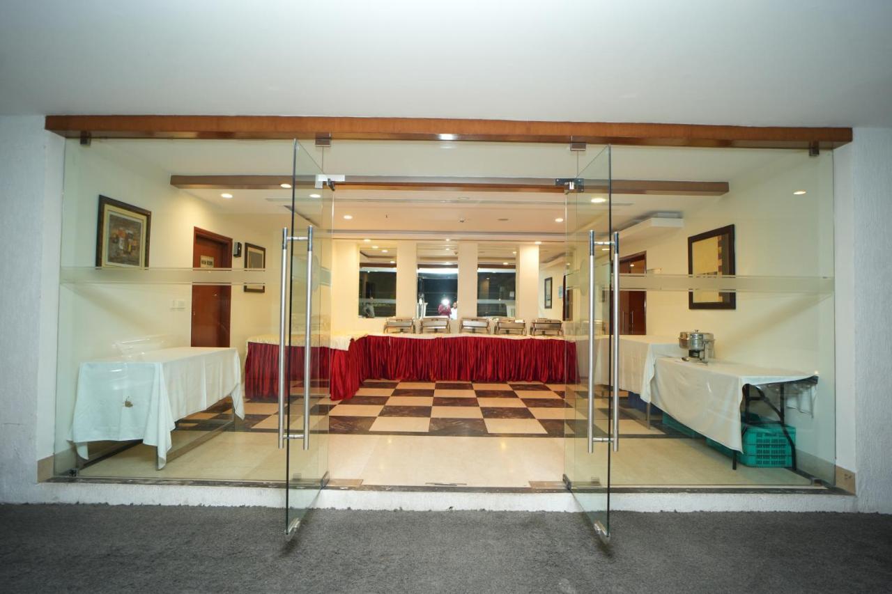The Altruist Business Hotel Hitech Hyderabad Exterior photo