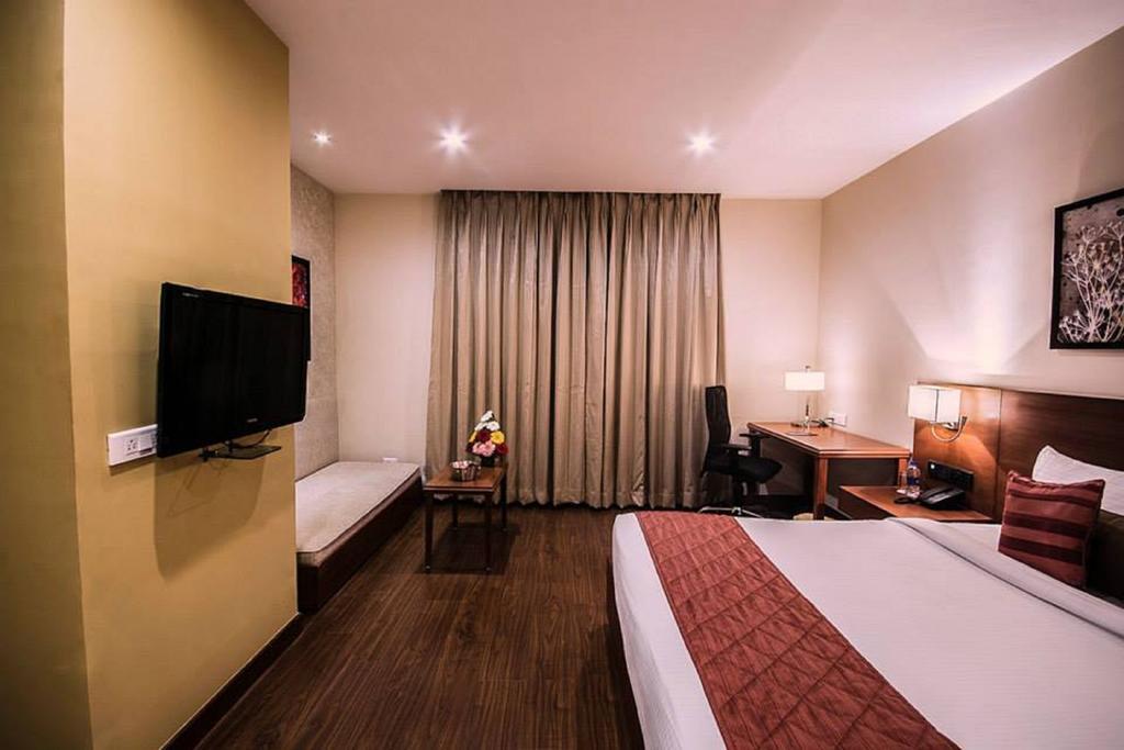 The Altruist Business Hotel Hitech Hyderabad Room photo