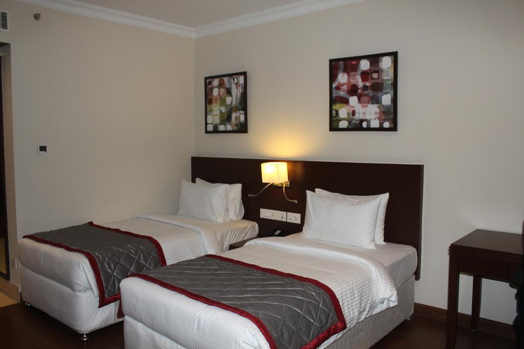 The Altruist Business Hotel Hitech Hyderabad Room photo